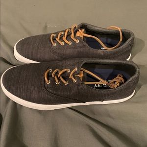 Mens canvas shoes